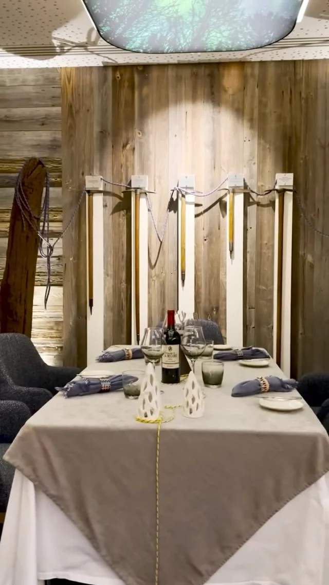 Nous sommes enchantés de partager une expérience exceptionnelle alliant l’élégance Château Dauzac et @domainedelabegude à l’excellence de la gastronomie alpine. Au cœur du restaurant étoilé Les Explorateurs, niché dans @hotelpashmina à Val Thorens, nous avons eu le privilège de mettre en lumière nos vins.
 
Sous la direction des chefs Camille Vallet et Sébastien Deléglise, @lesexplorateurs.pashmina propose une cuisine inventive qui sublime des produits d’exception, offrant une expérience culinaire en parfaite harmonie avec des vins d’exception. Depuis 2017, le restaurant est distingué d’une étoile au @michelinguide , récompensant une cuisine d’une grande finesse.​
 
Cette collaboration illustre l’union parfaite entre la tradition viticole et l’art de la haute cuisine alpine, créant des moments inoubliables pour les amateurs de gastronomie et de grands crus.​
 
 
We are delighted to share an exceptional experience that combines the elegance of prestigious wines with the excellence of Alpine gastronomy. At the heart of the Michelin-starred restaurant Les Explorateurs, located in the Hotel Pashmina in Val Thorens, we had the privilege of showcasing our wines.
 
Under the direction of chefs Camille Vallet and Sébastien Deléglise, Les Explorateurs offers an inventive cuisine that sublimates exceptional products offering a culinary experience in perfect harmony with exceptional wines. Since 2017, the restaurant has been awarded a star in the MICHELIN guide, in recognition of its cuisine of great finesse.
 
This collaboration illustrates the perfect union between wine-making tradition and the art of Alpine haute cuisine, creating unforgettable moments for lovers of gastronomy and fine wines.

#chateaudauzac #hotelpashmina #wine #winepairing #valthorens #luxuryexperience #lesexplorateurs #michelinstar #winelovers